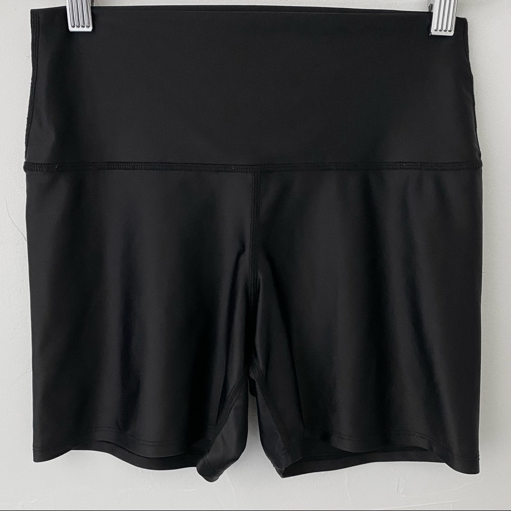 High Waisted Elastic Free Biker Shorts
